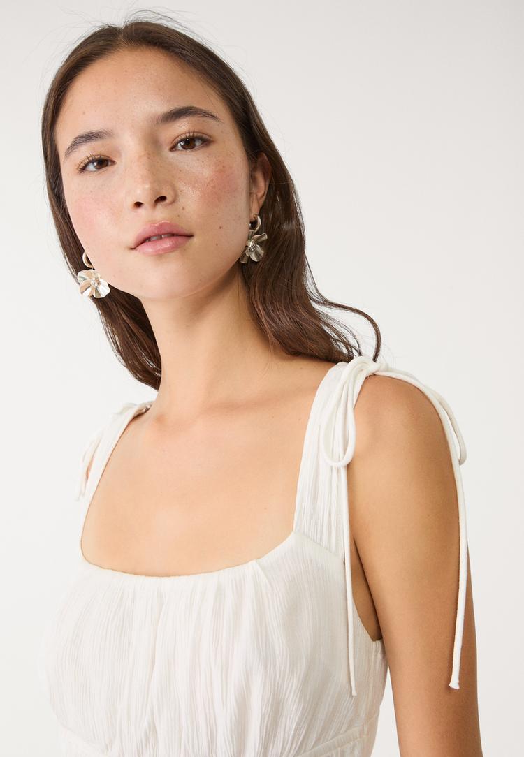 vestido corto fluido