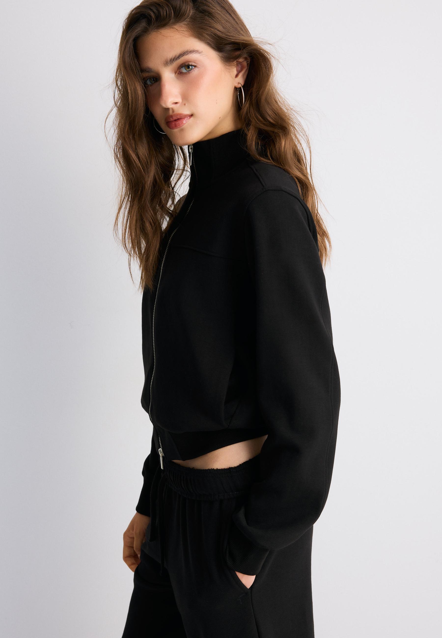 B09 Cropped High-Neck Zip-Up Sweatshirt — Black