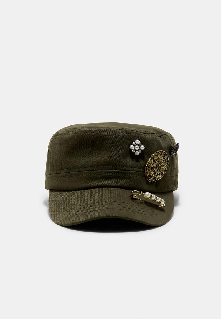 Stradivarius Kasket I Militærstil Med Perler 0-550 Os