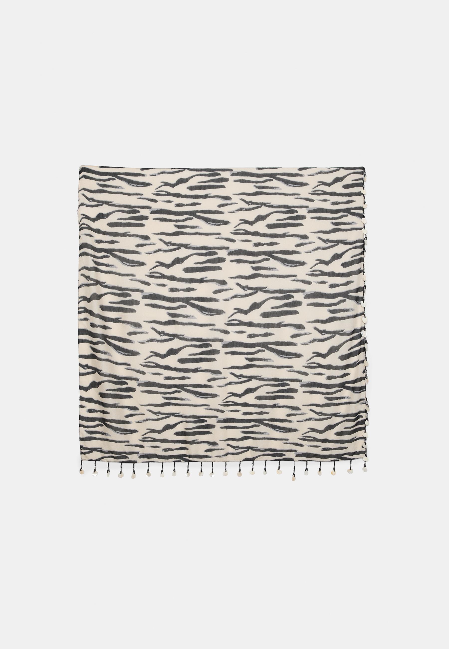 Tiger print scarf - Women's fashion | Stradivarius Venezuela