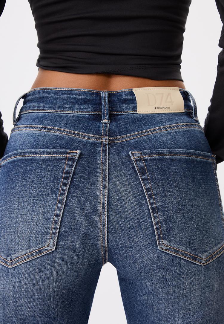 d74 jeans boca de sino com abertura