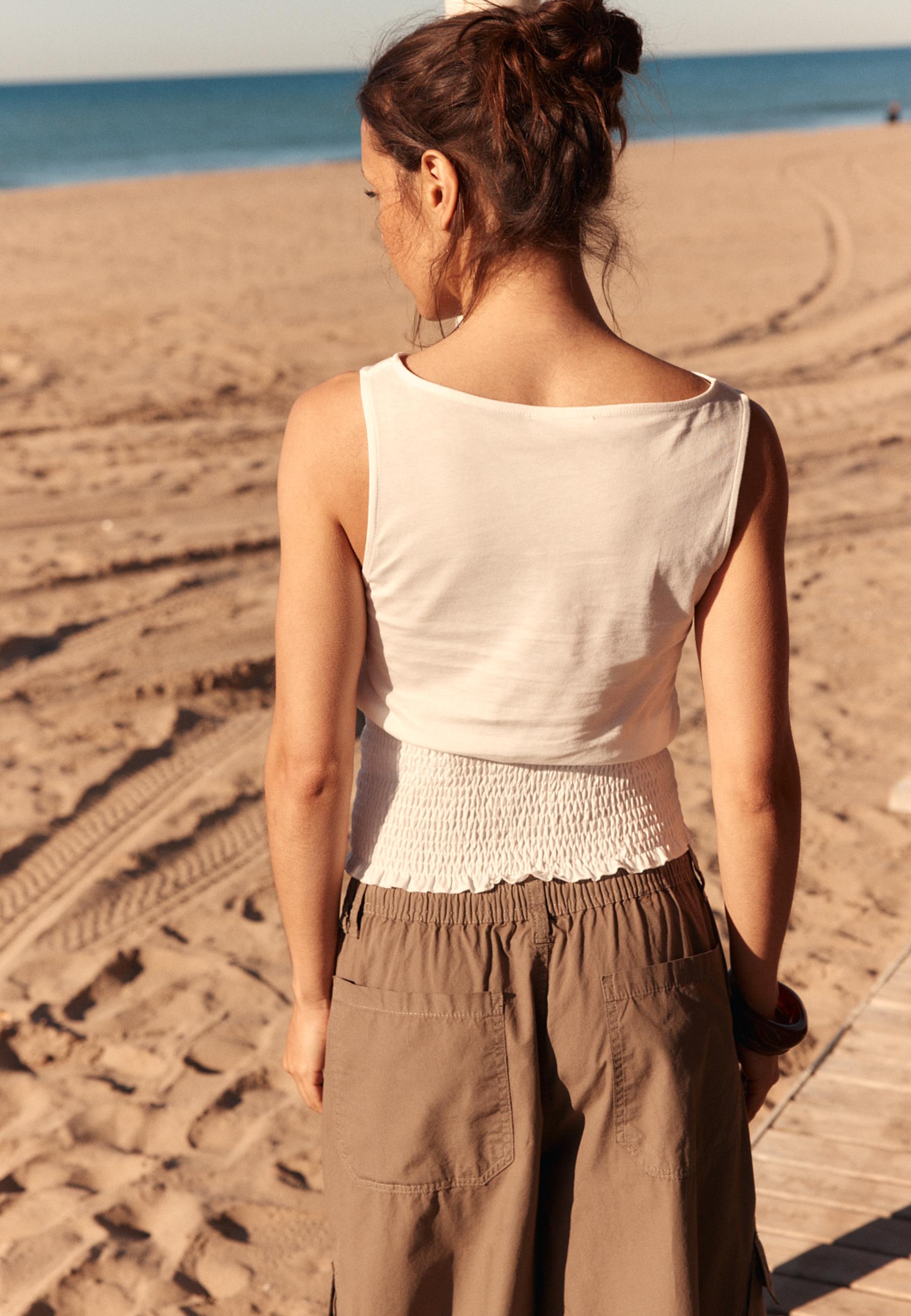 Elasticated T-shirt — Ecru