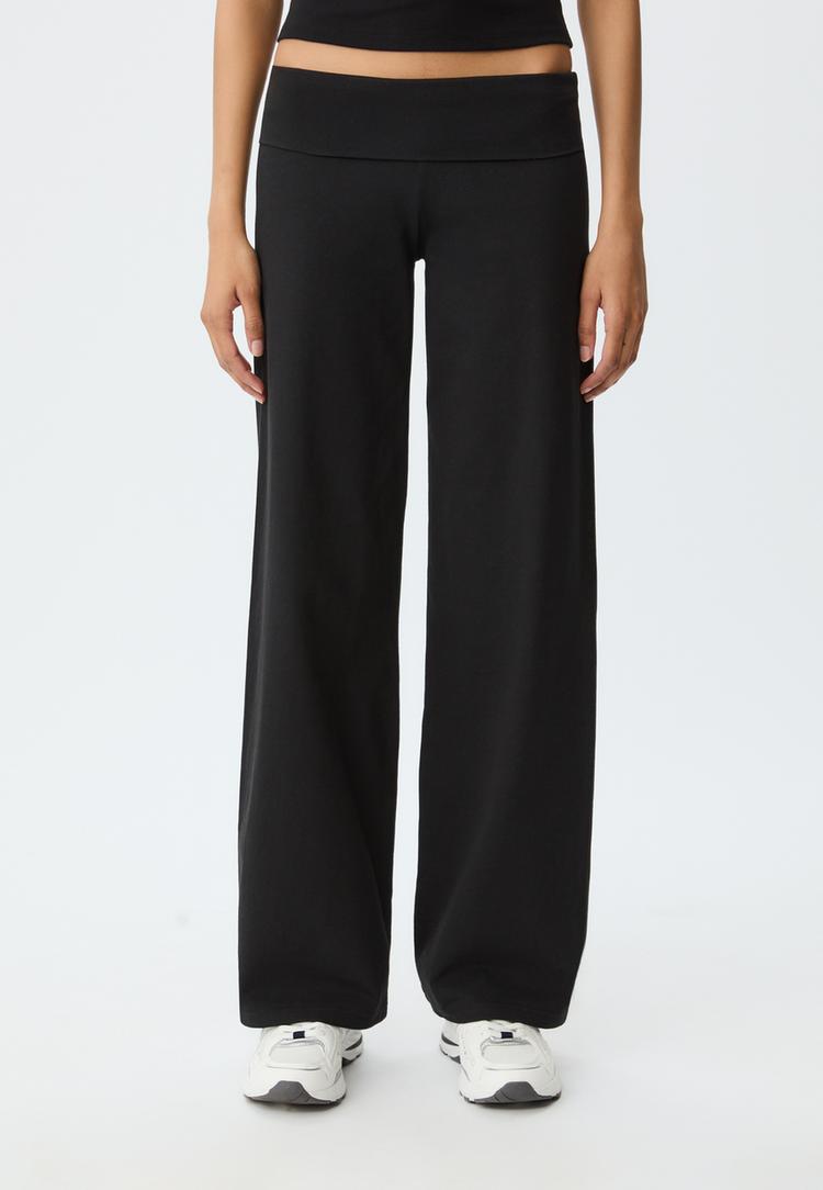 pantalon droit a ceinture rabattue