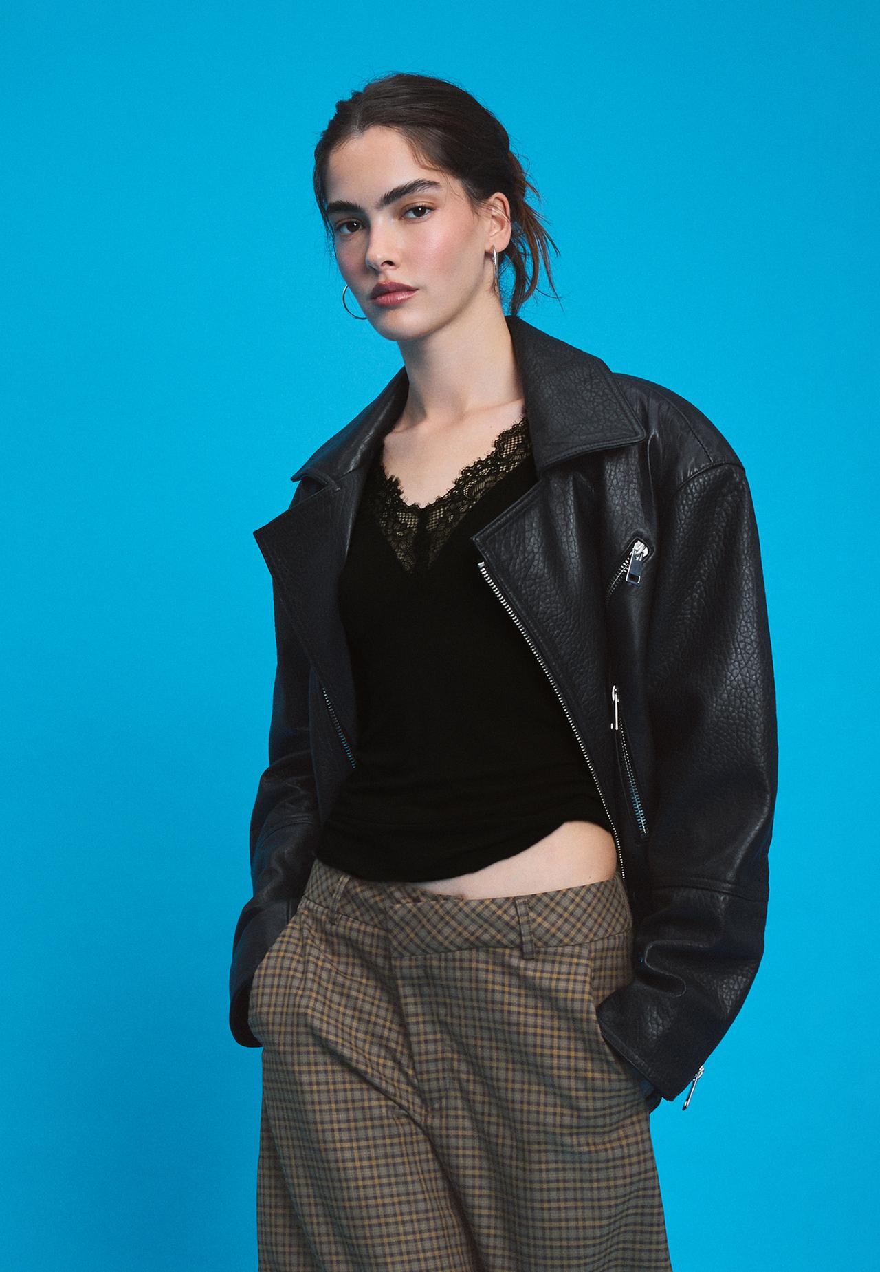 Tailored checked crossover-waist Bermuda shorts — Beige