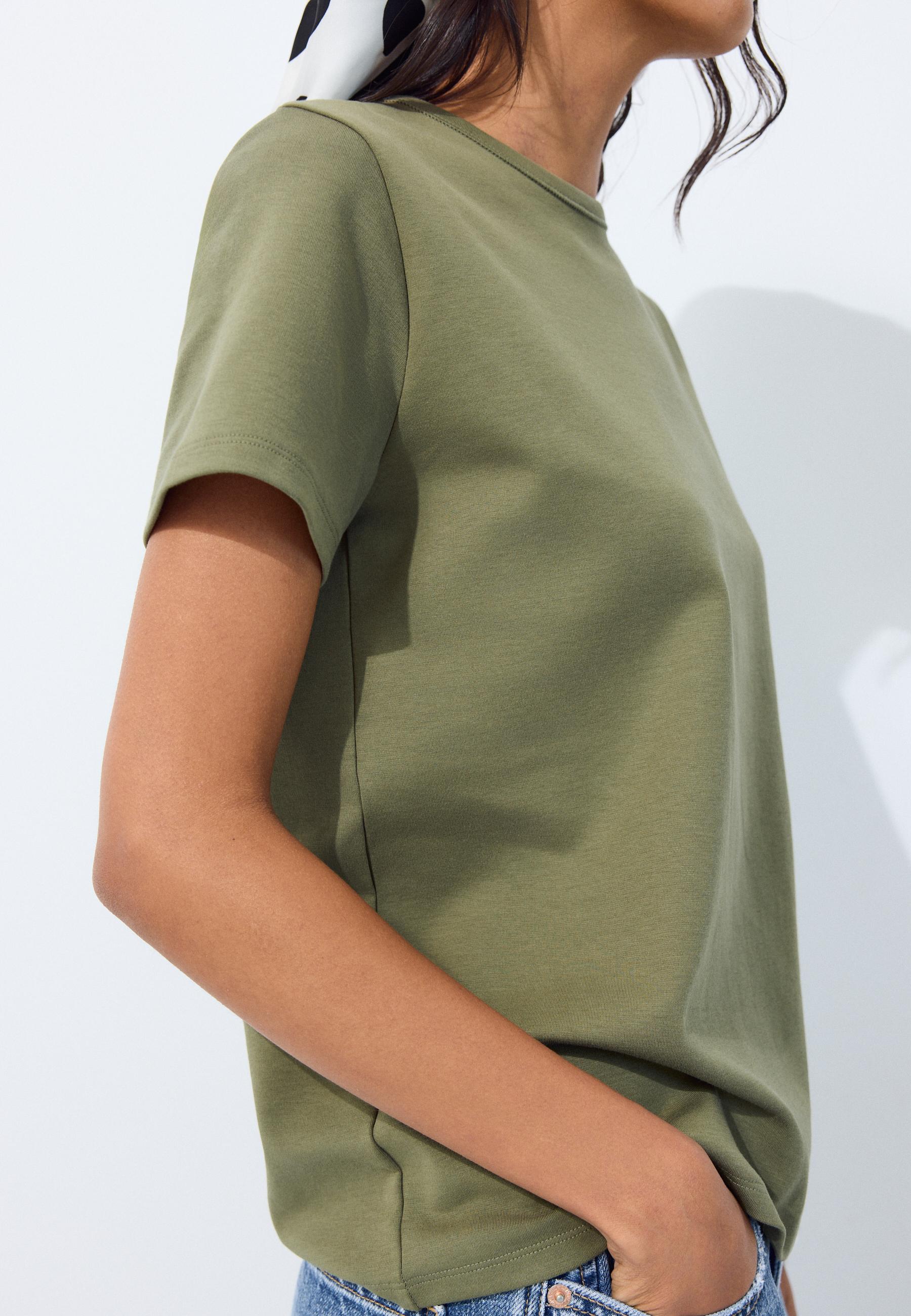 Stradivarius Μπλούζα Basic Regular Απαλή Υφή Χακί L