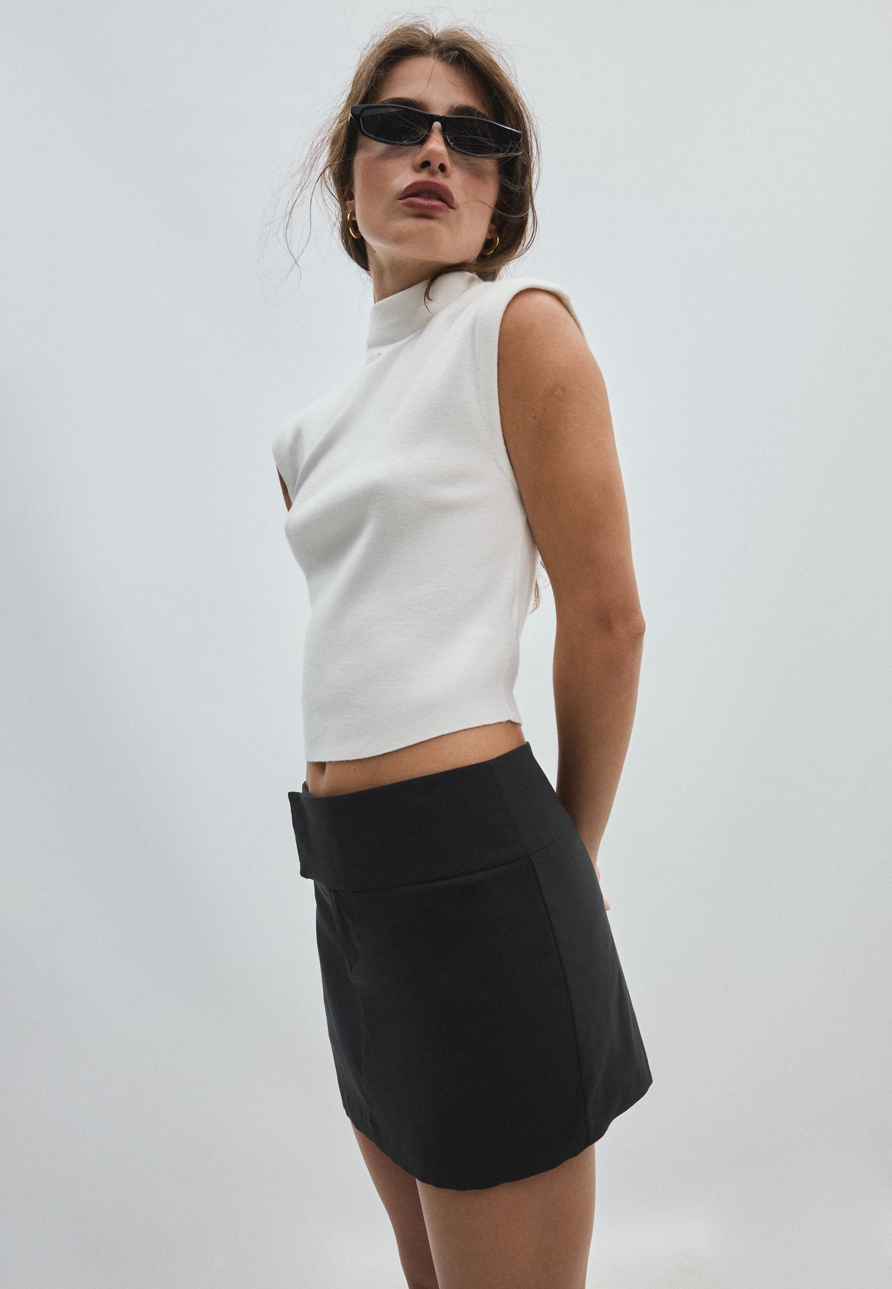 Wide waistband mini skort — Black