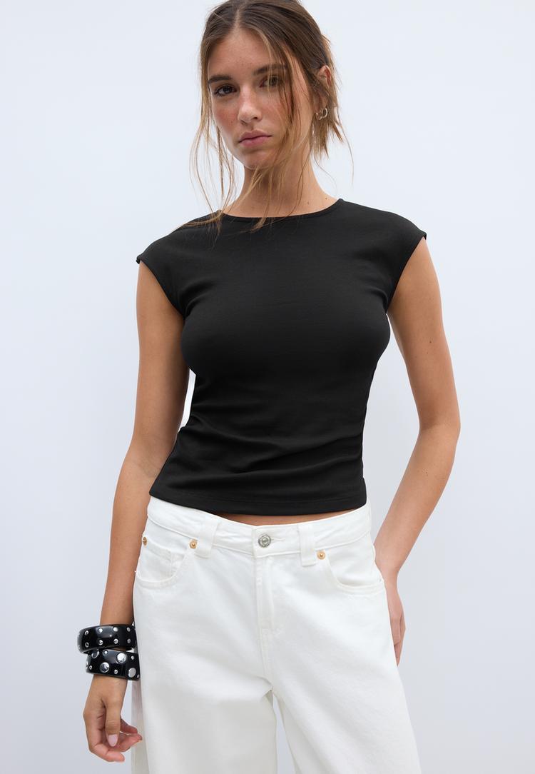 Stradivarius Βασική Εφαρμοστή Μπλούζα Με Σούρες Μαύρο M φωτογραφία