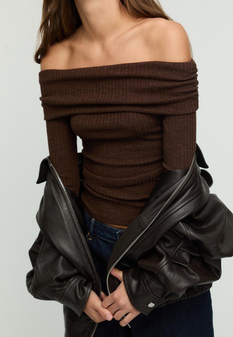 tshirt de malha franzida ombros descobertos