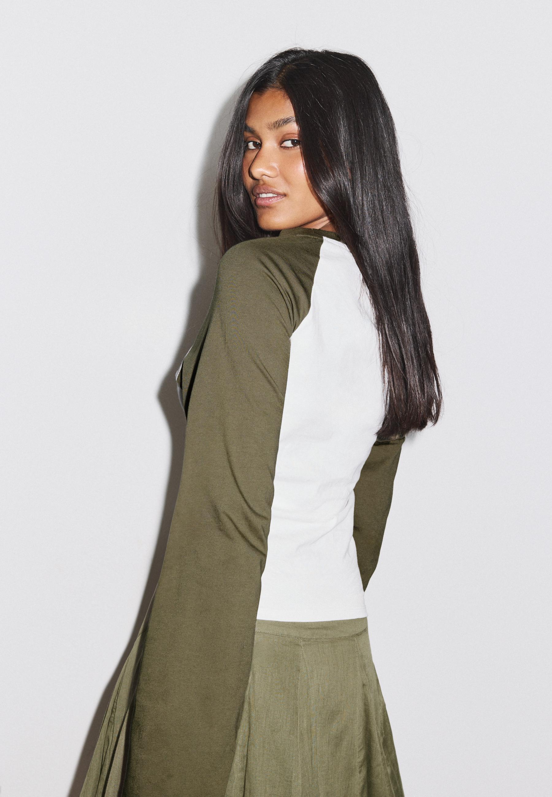Baseball-style long sleeve T-shirt — Khaki