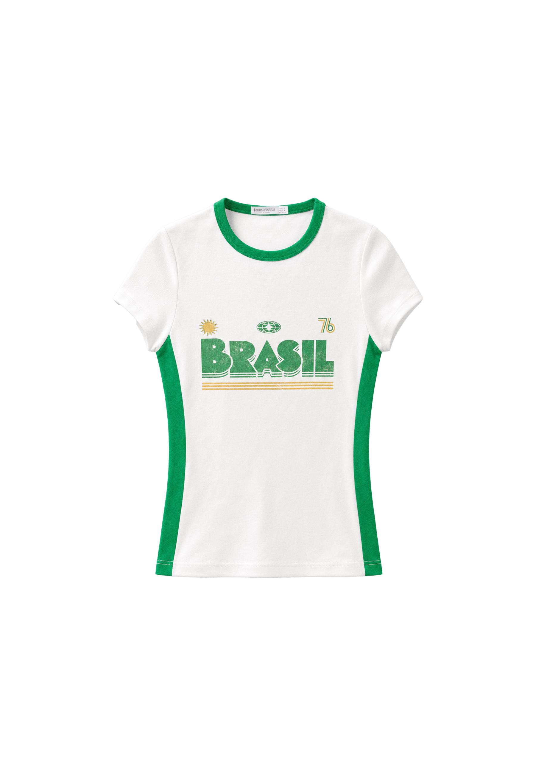Kontrast yakalı dünya t-shirt - Görsel 11