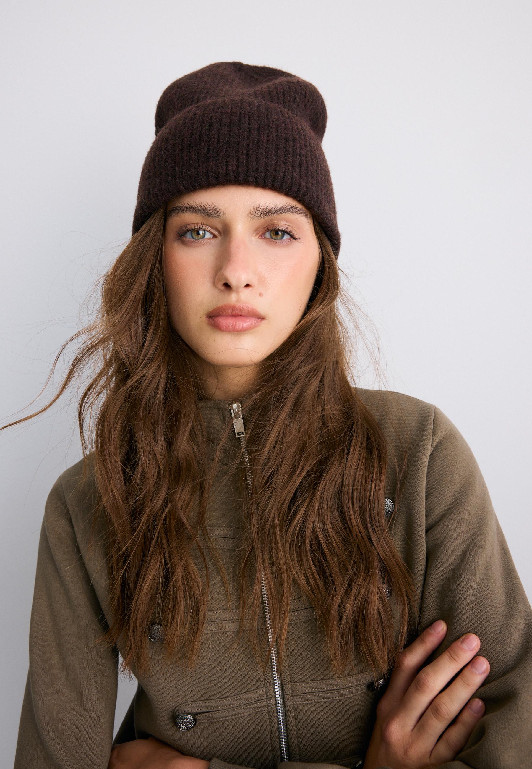 Basic knit hat — Brown