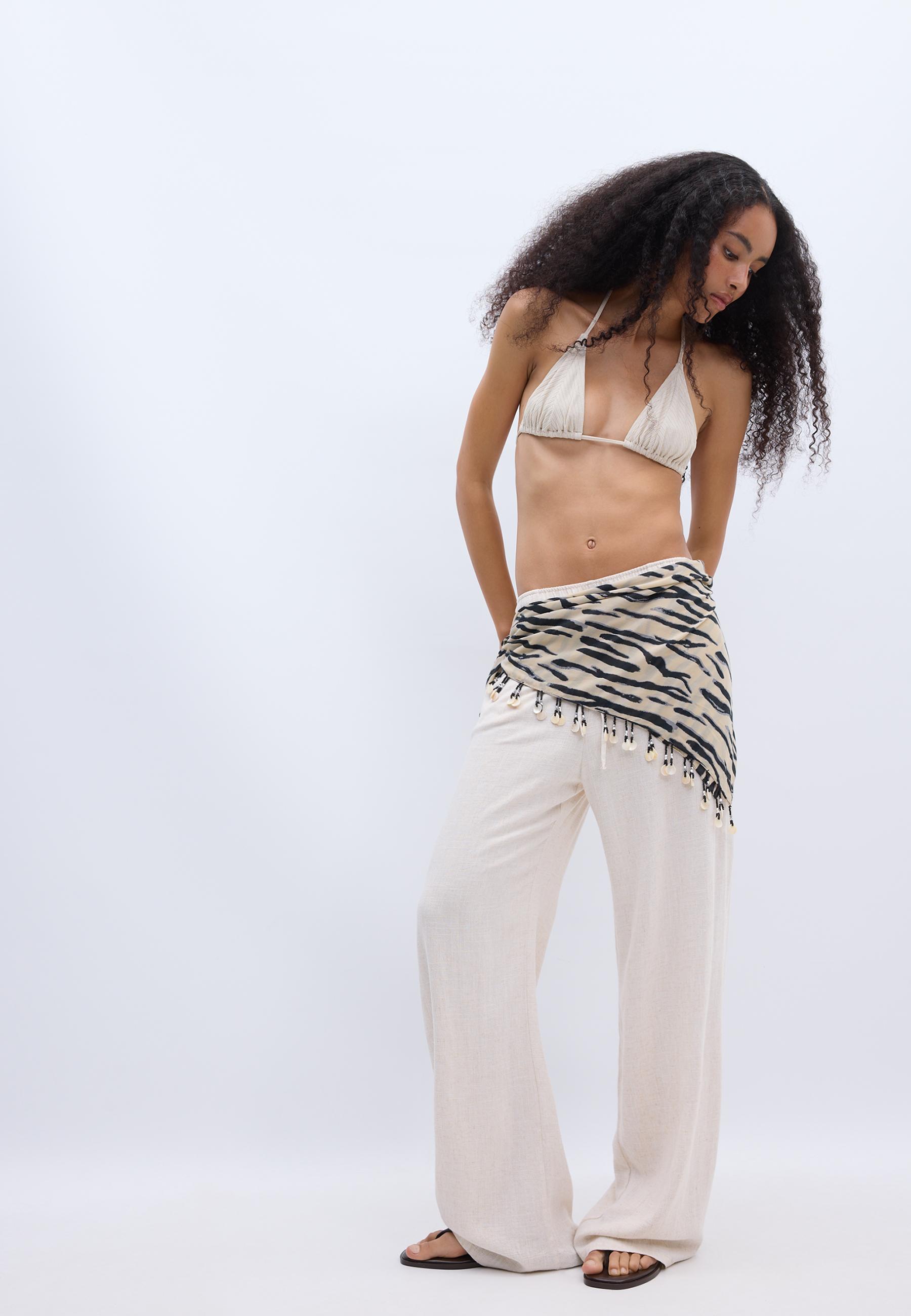 Tiger print scarf - Women's fashion | Stradivarius Venezuela