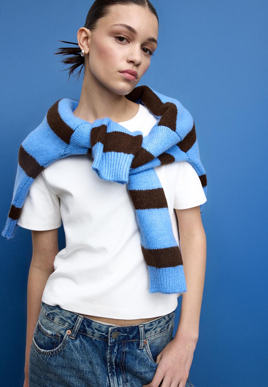 Basic-T-Shirt im Regular-Fit aus schwerem Gewebe