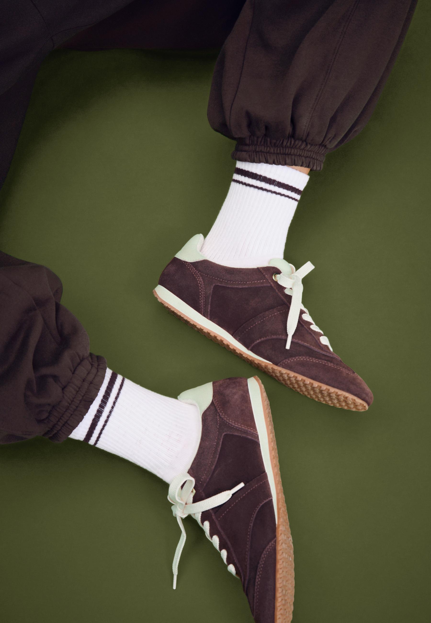 Plush balloon jogger trousers — Brown