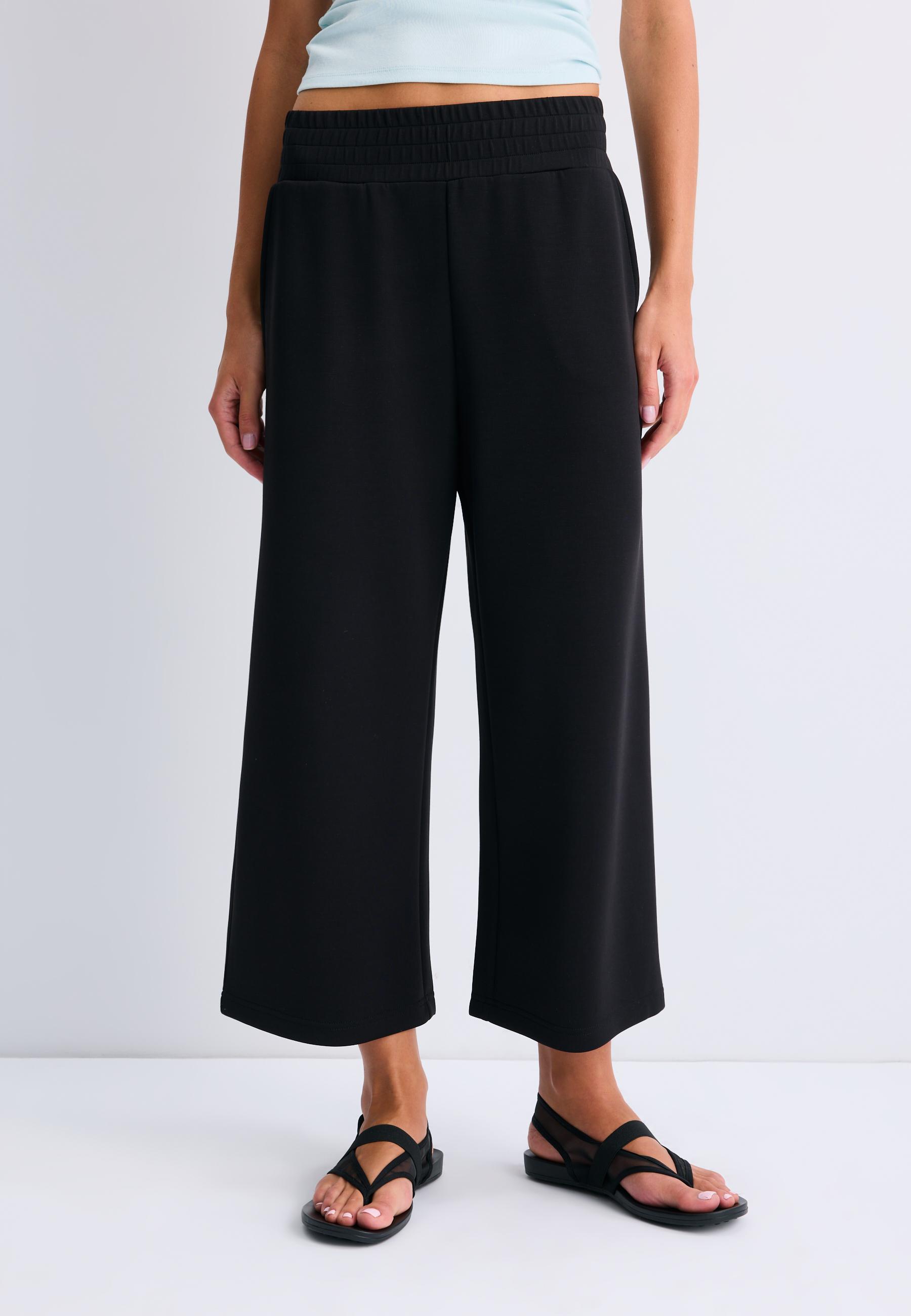 Soft-touch culottes — Black