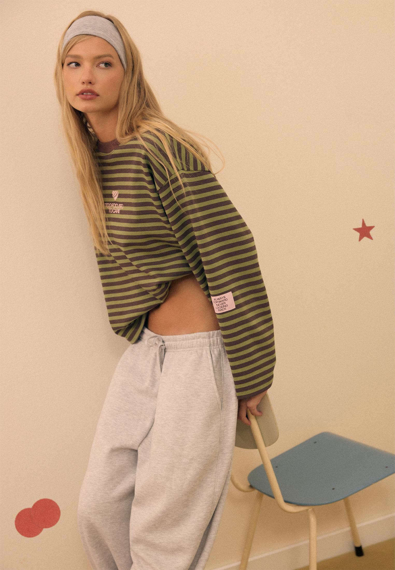 Çizgili sweatshirt