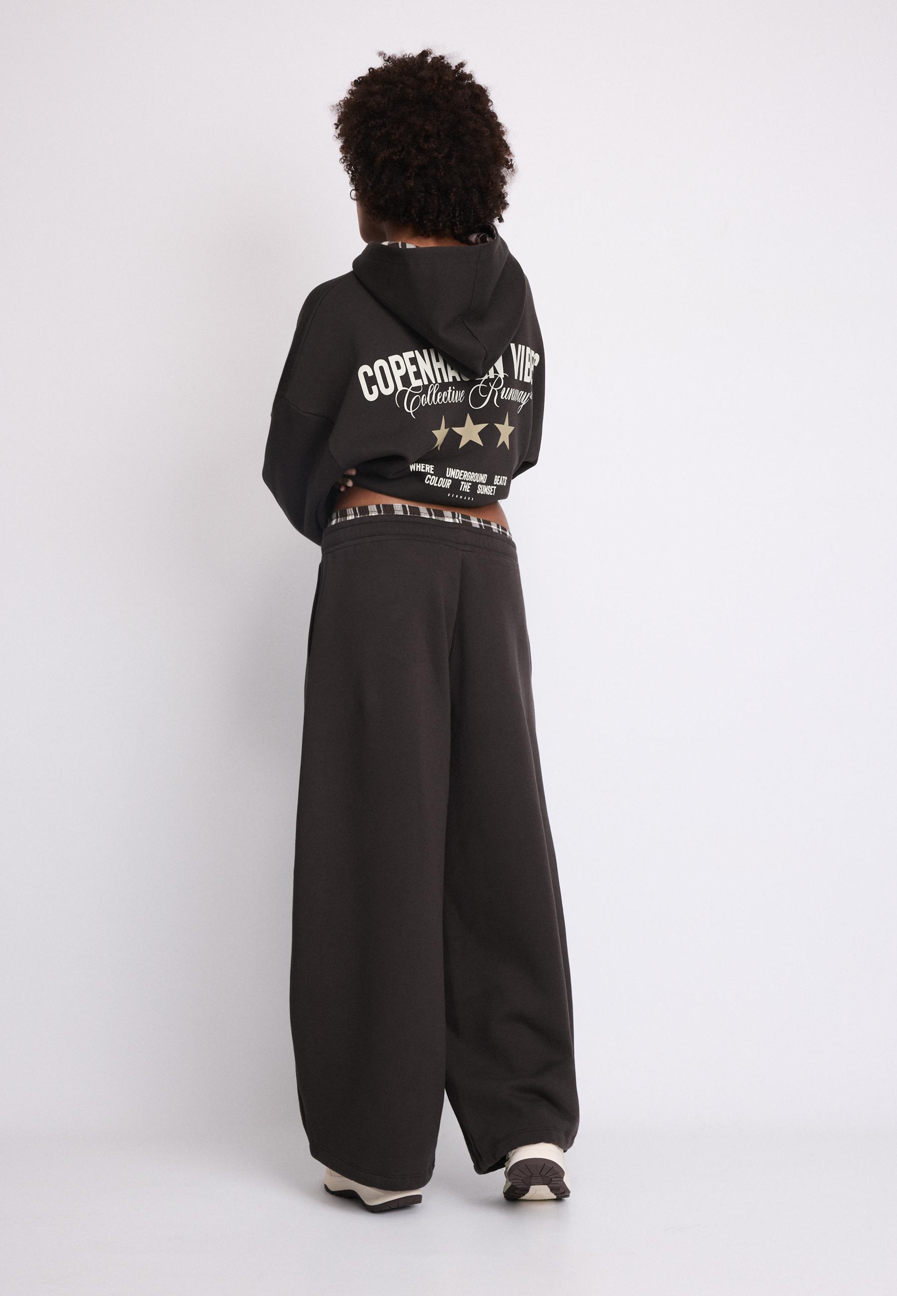 Stradivarius Boxer detaylı jogger pantolon