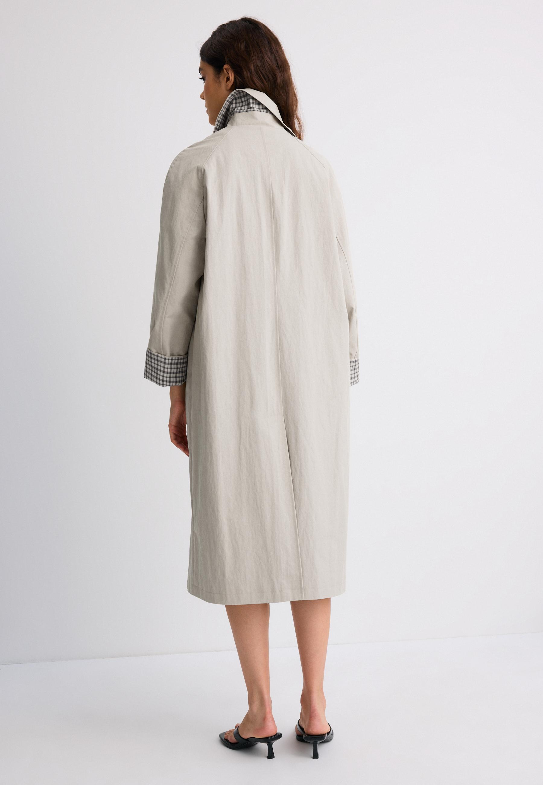 Check-lined long trench coat — Beige