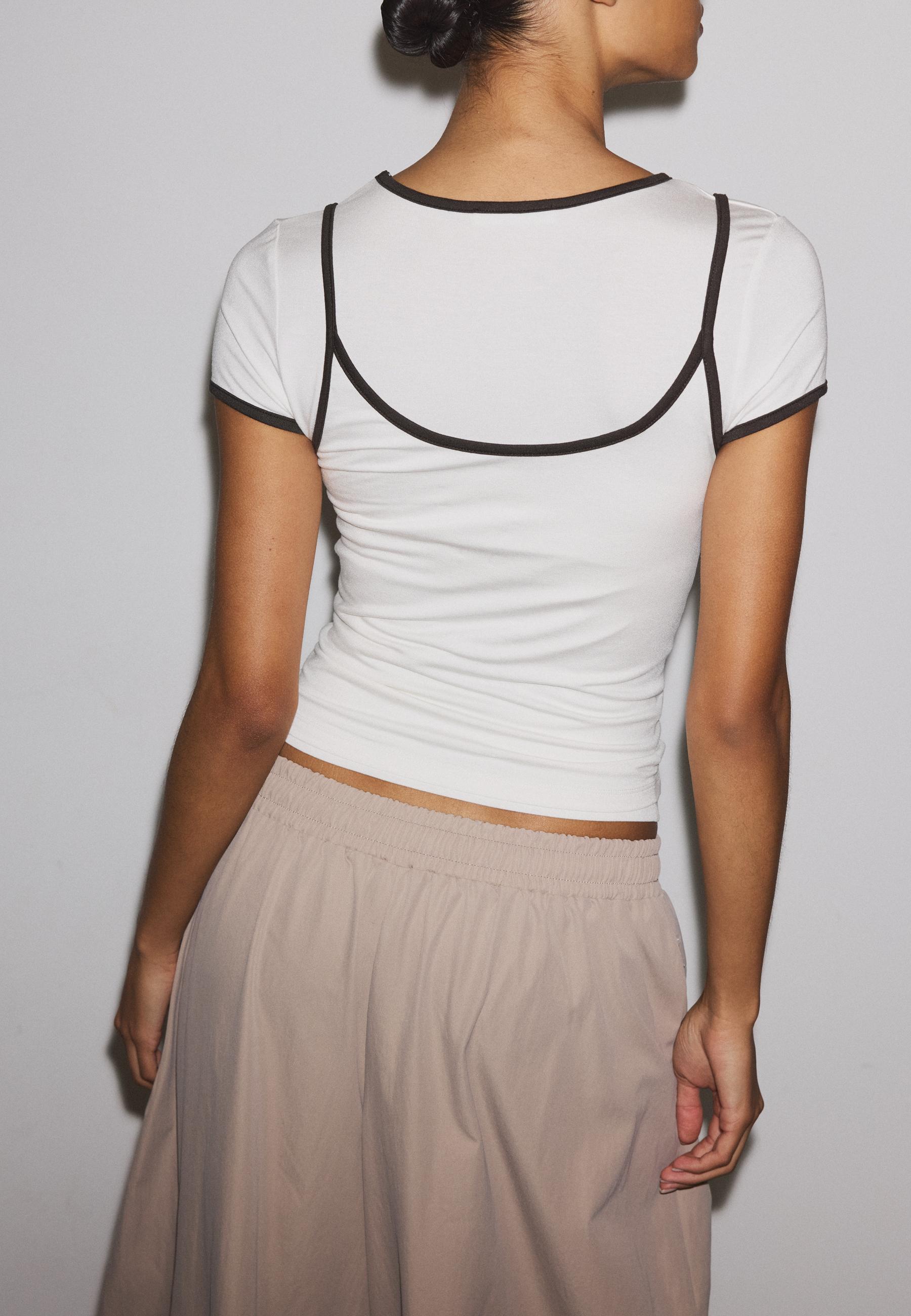 Double contrast T-shirt — Ecru