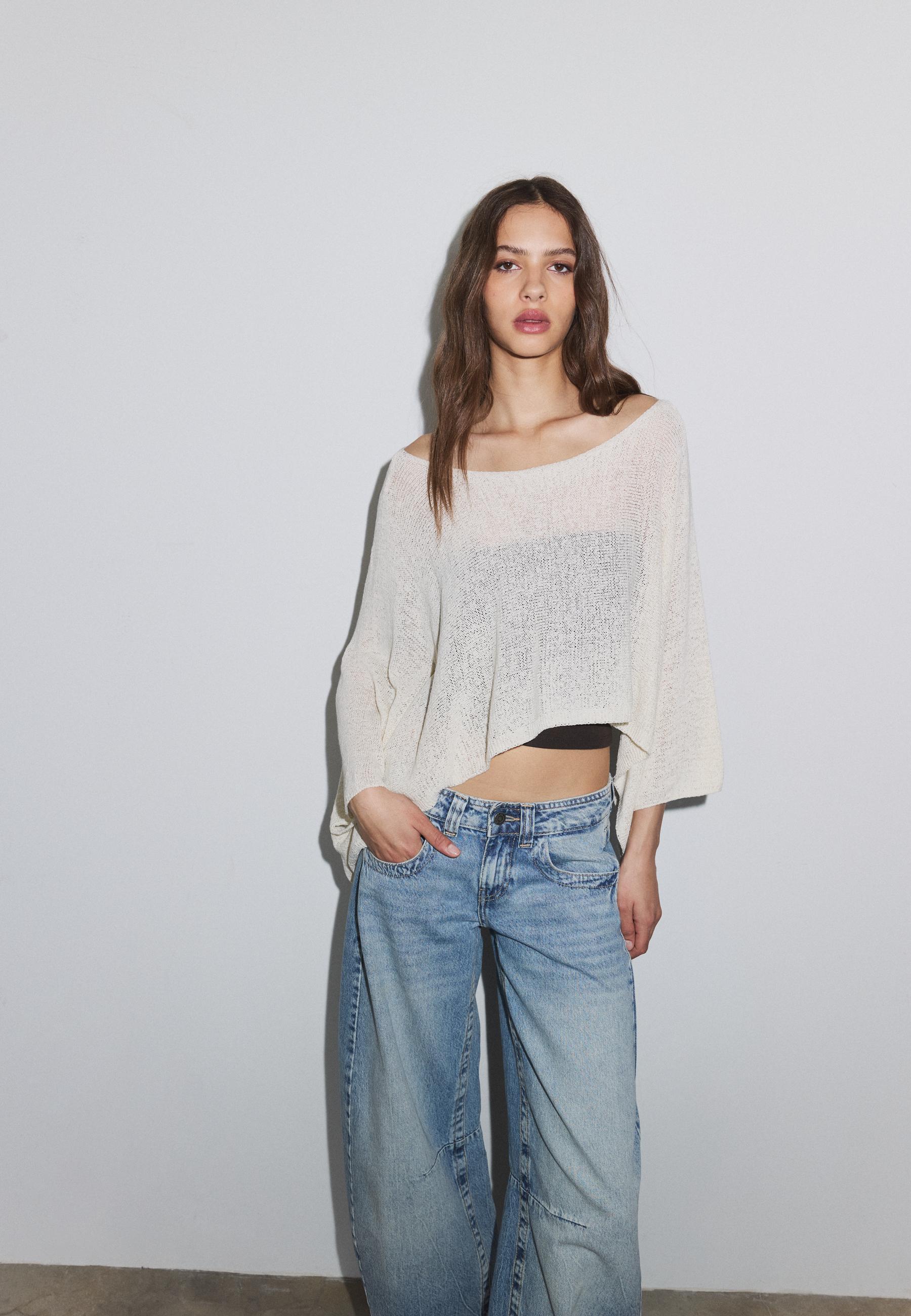 Fine knit cape — Ecru