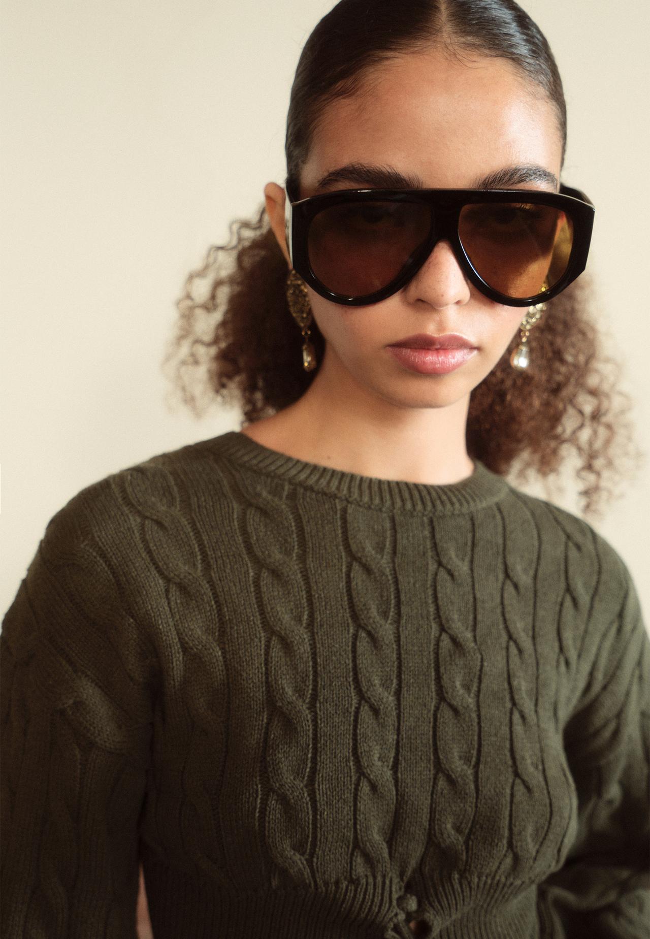 Cable-knit jumper with tie — Khaki