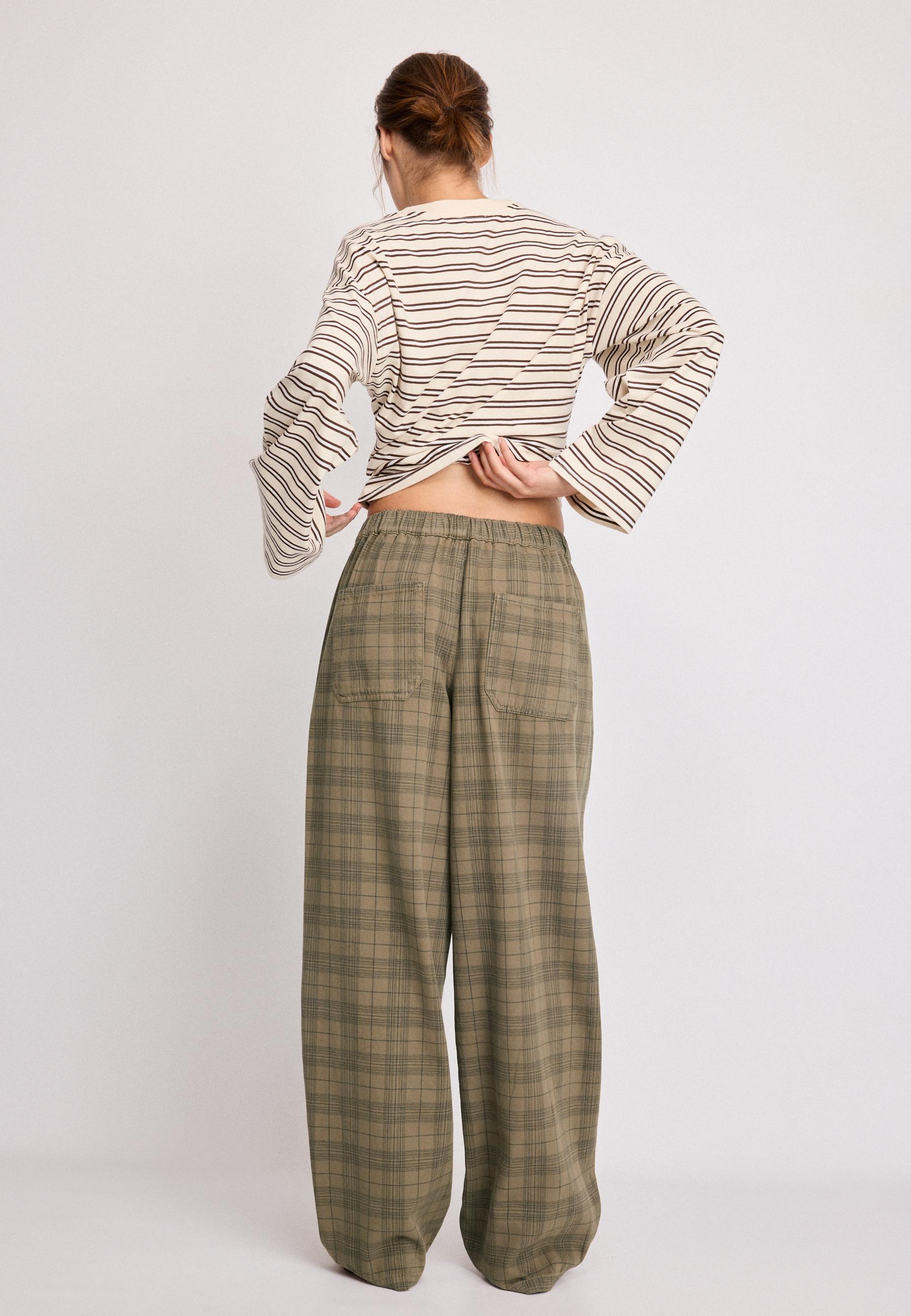 Checked wide straight-leg trousers — Beige