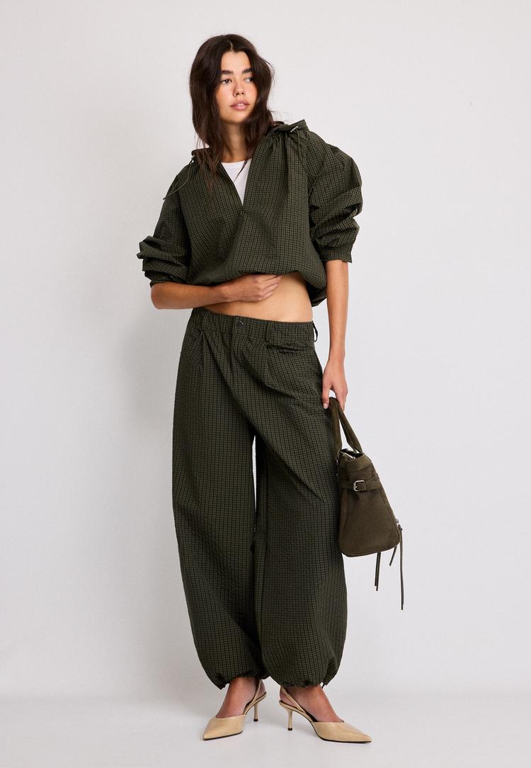 Check parachute trousers — Khaki