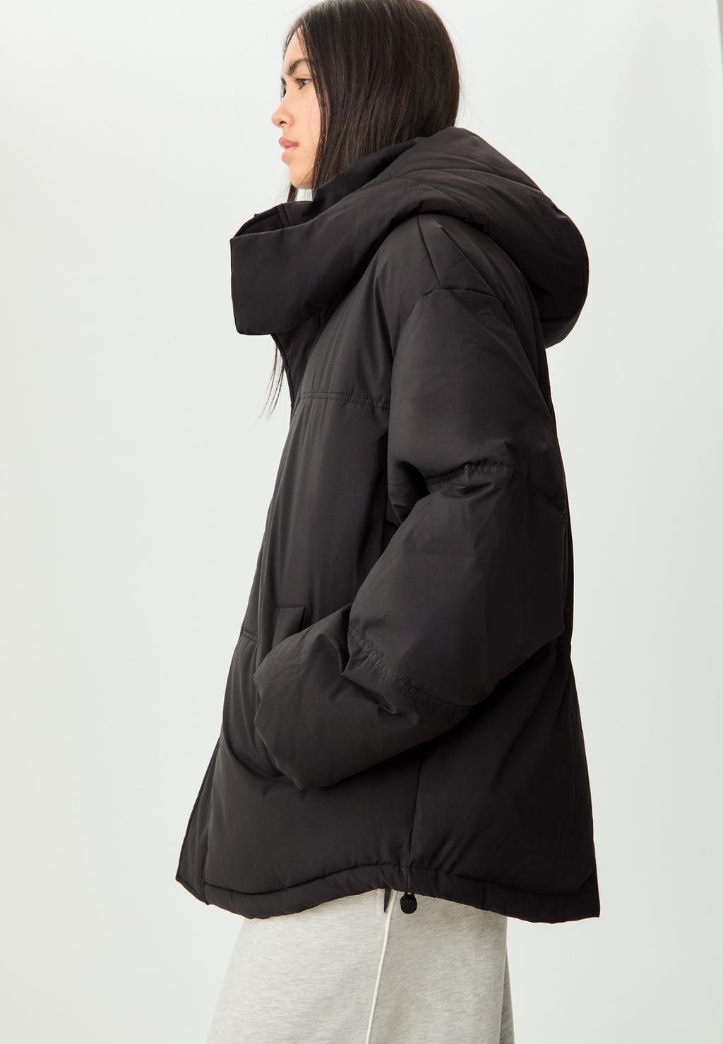 Cazadora oversize acolchada capucha
