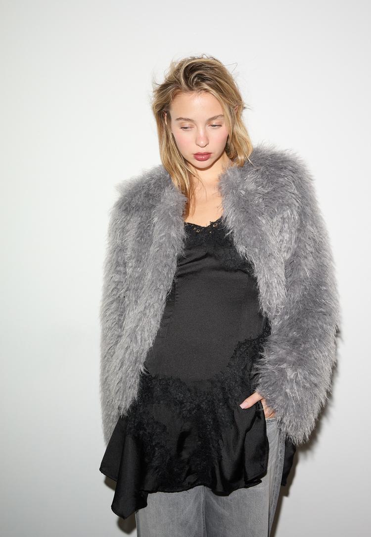 blusao de efeito de pelo sem gola