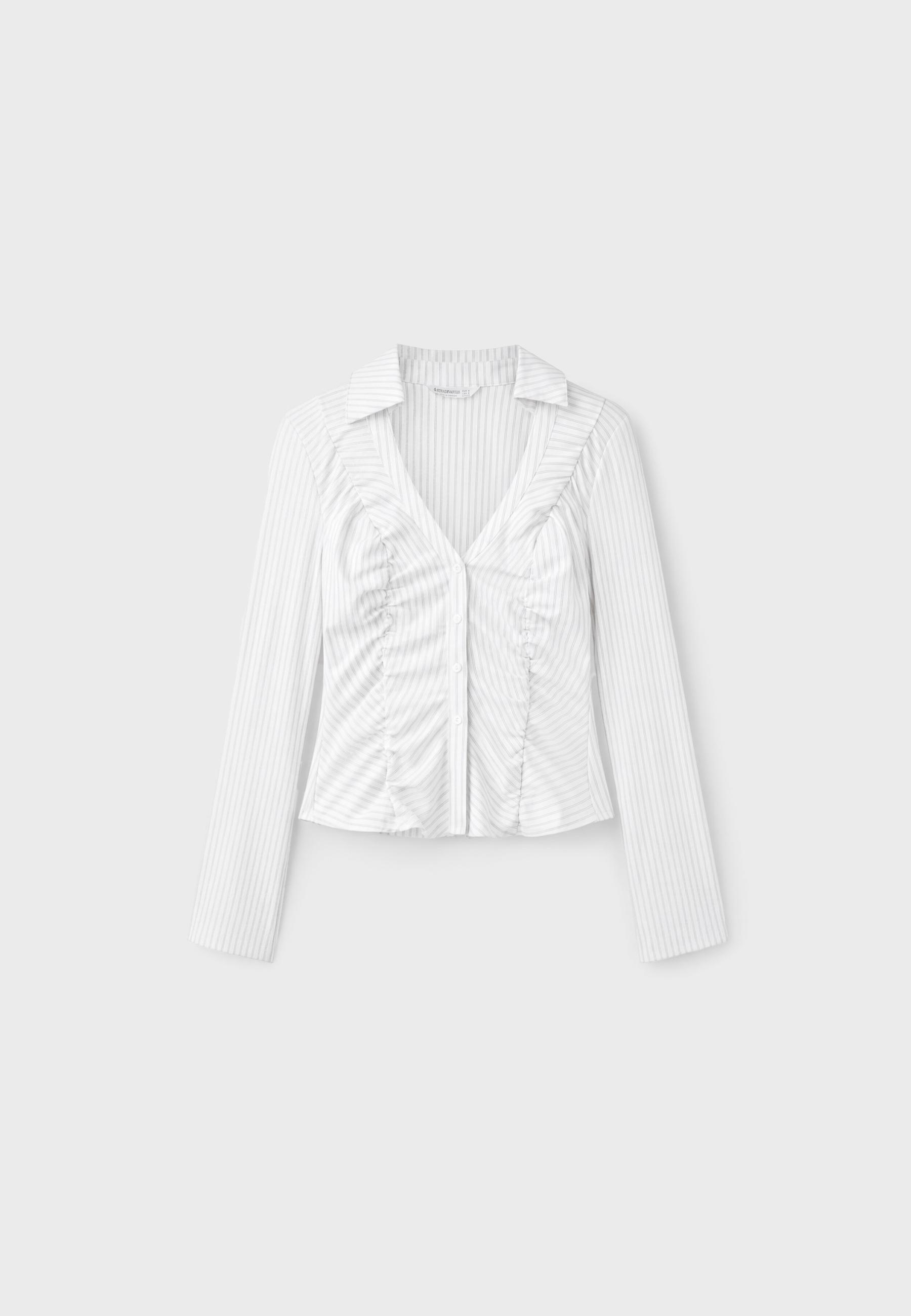 Gathered V-neck shirt — Ecru