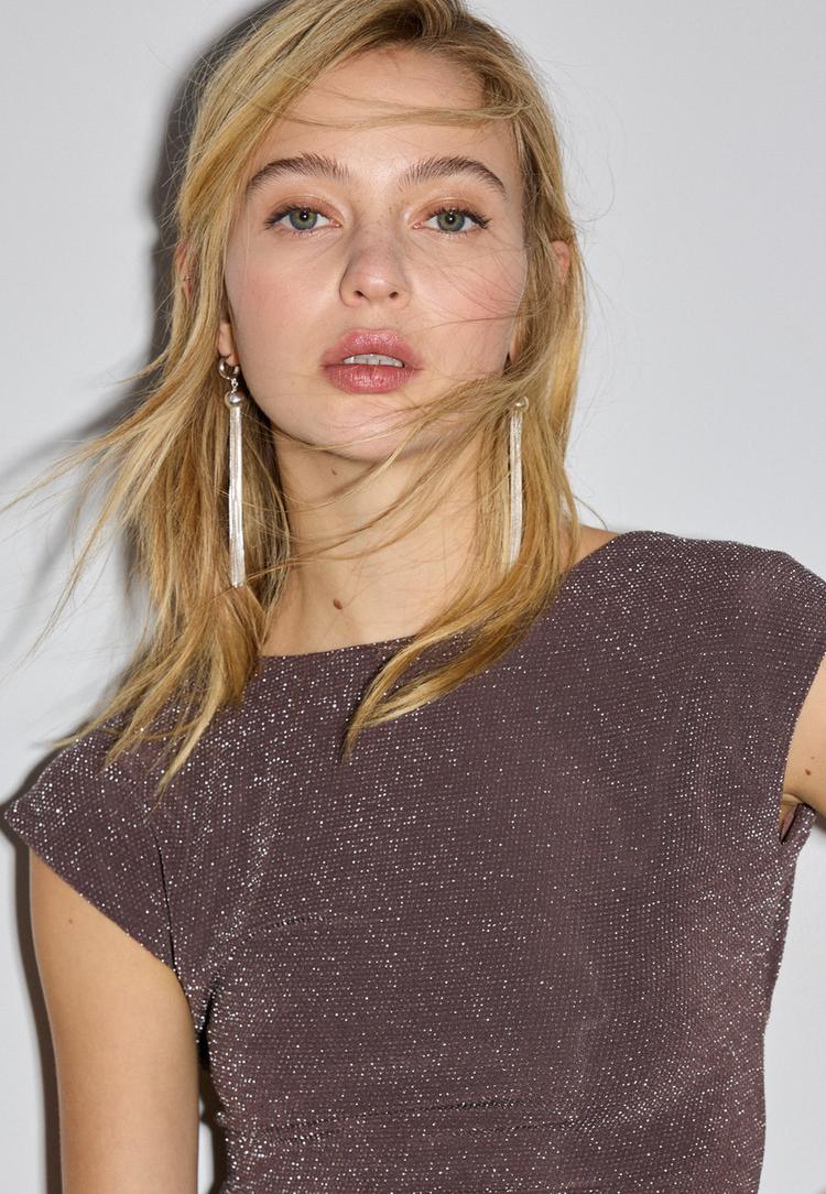 tshirt costas descobertas com brilho