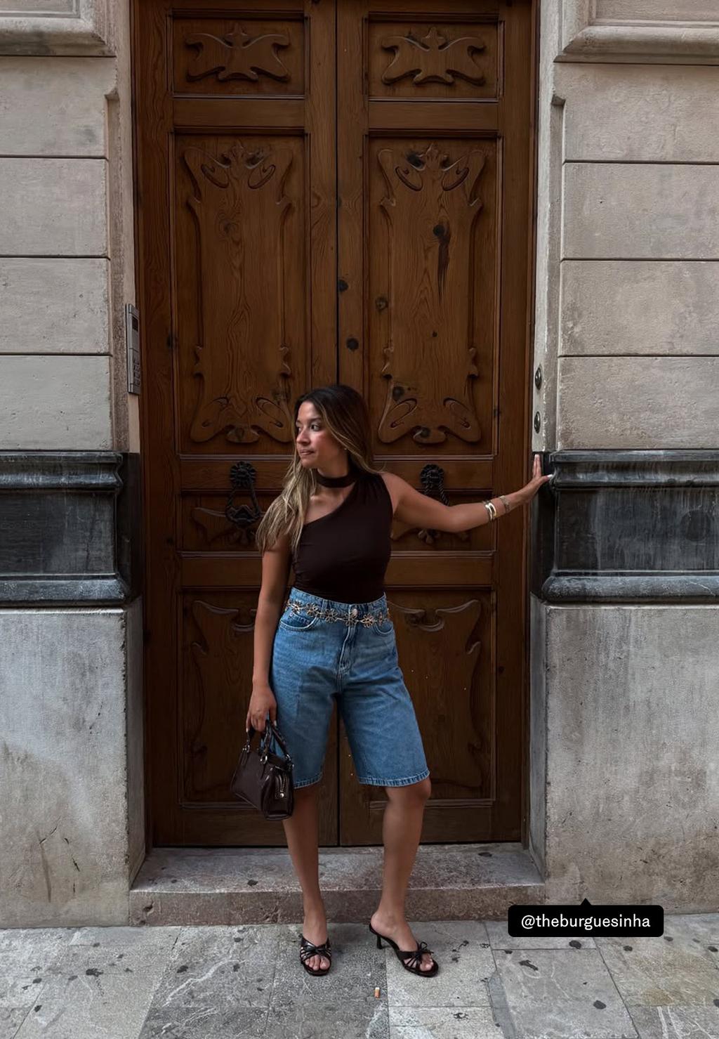 Top asymétrique en tulle foulard