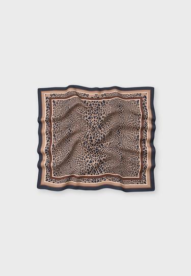 Leopard print scarf — Pastel pink 1