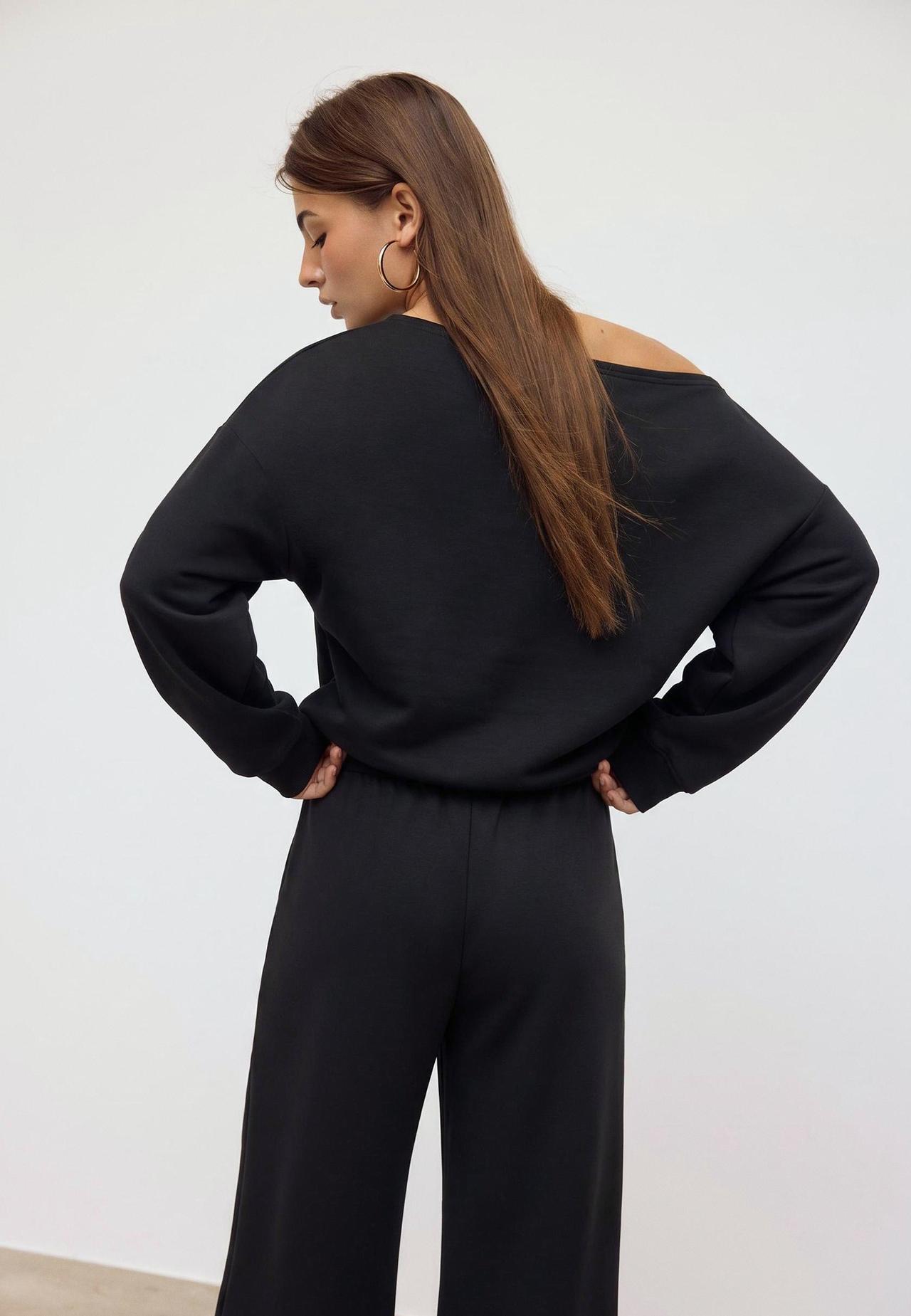 Soft-touch darted trousers — Black
