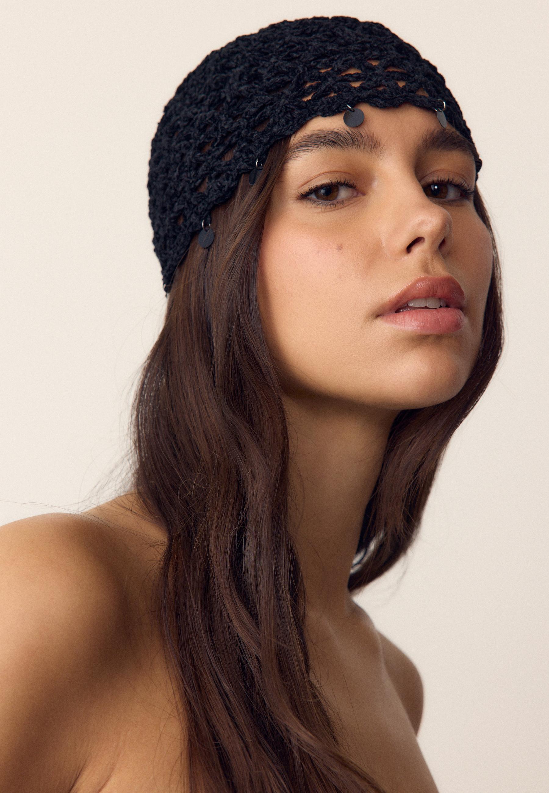 Beaded cap - Women's fashion | Stradivarius Romania