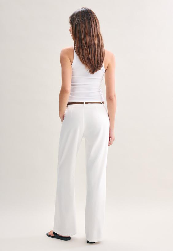 gerade-hose-mit-leineneffekt-und-gurtel