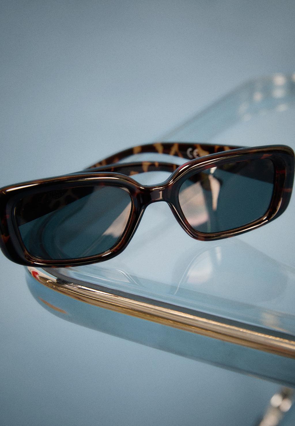 Tortoiseshell rectangular sunglasses