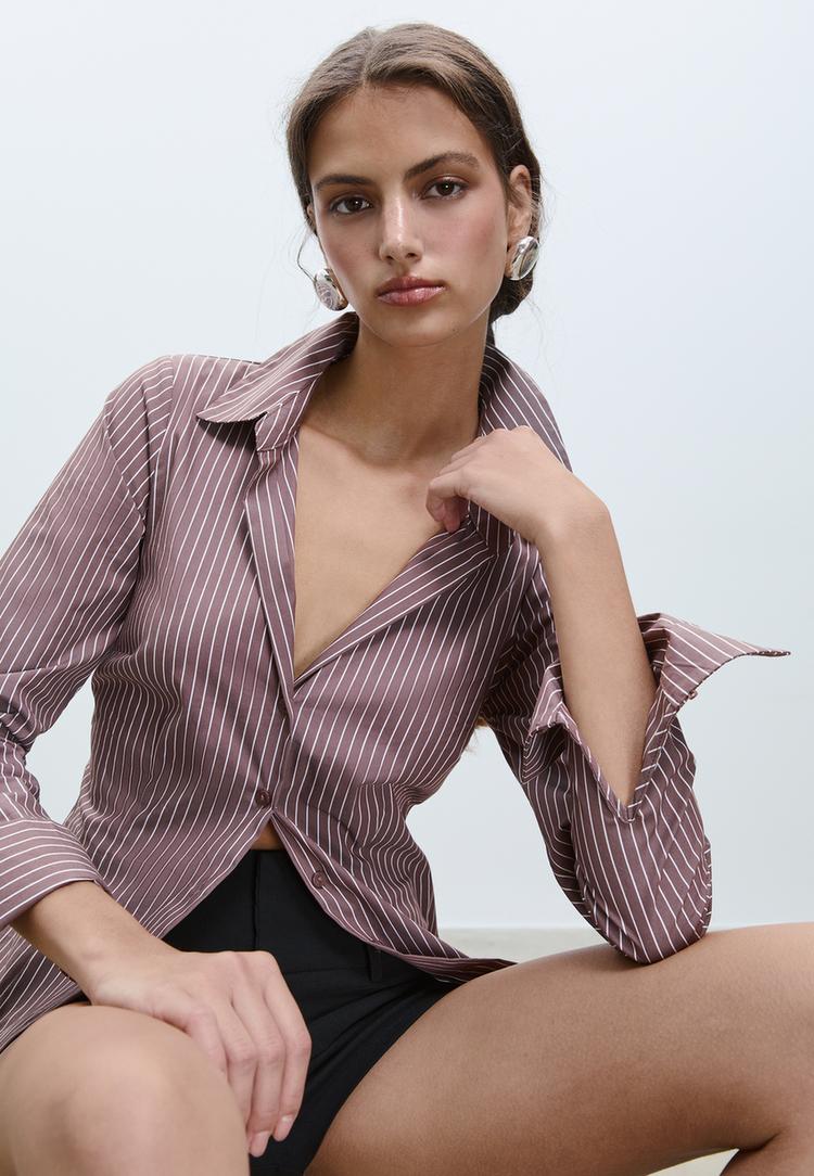 camicia basica aderente a righe