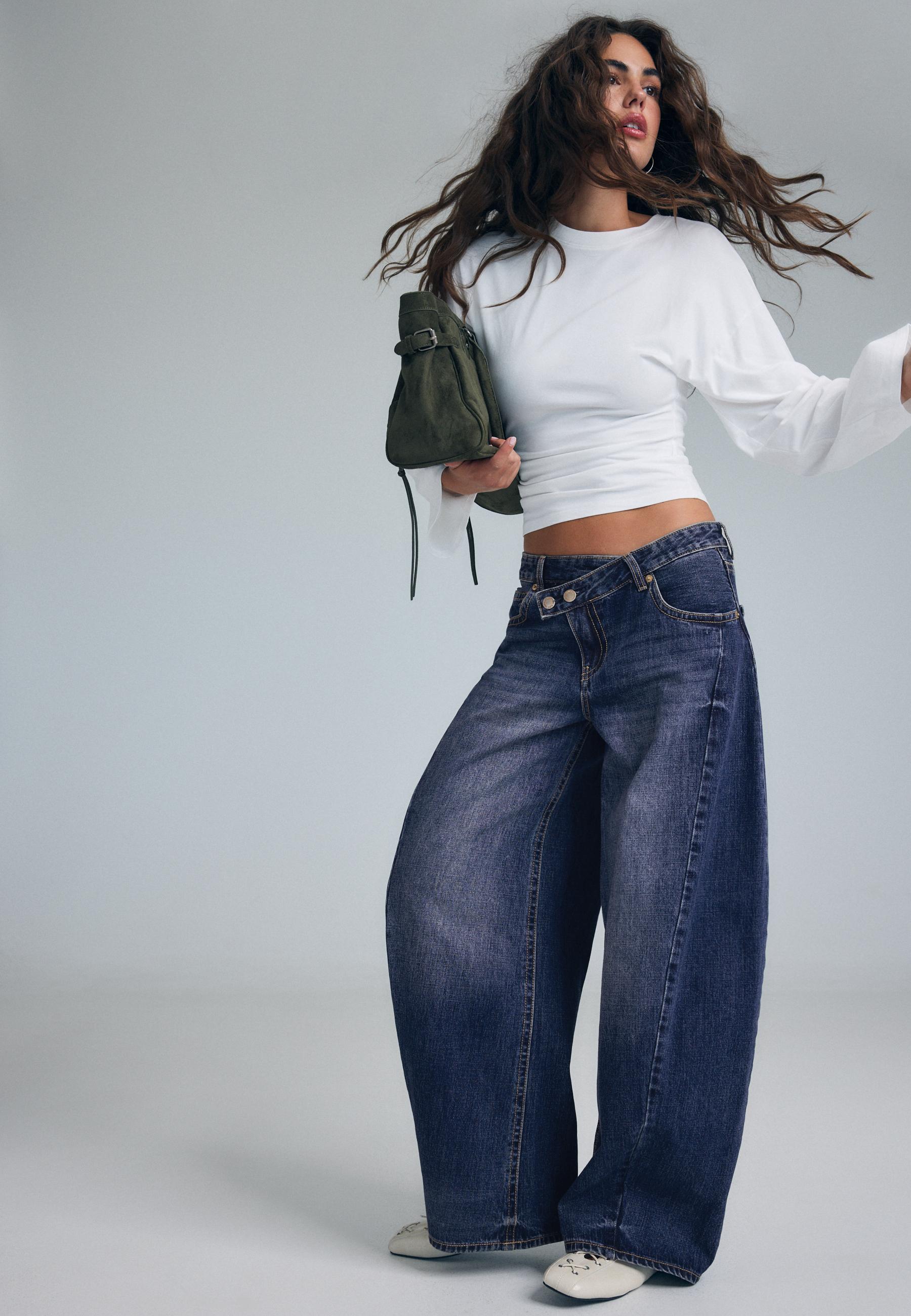 Crossover waist baggy jeans — MEDIUM DENIM WASH
