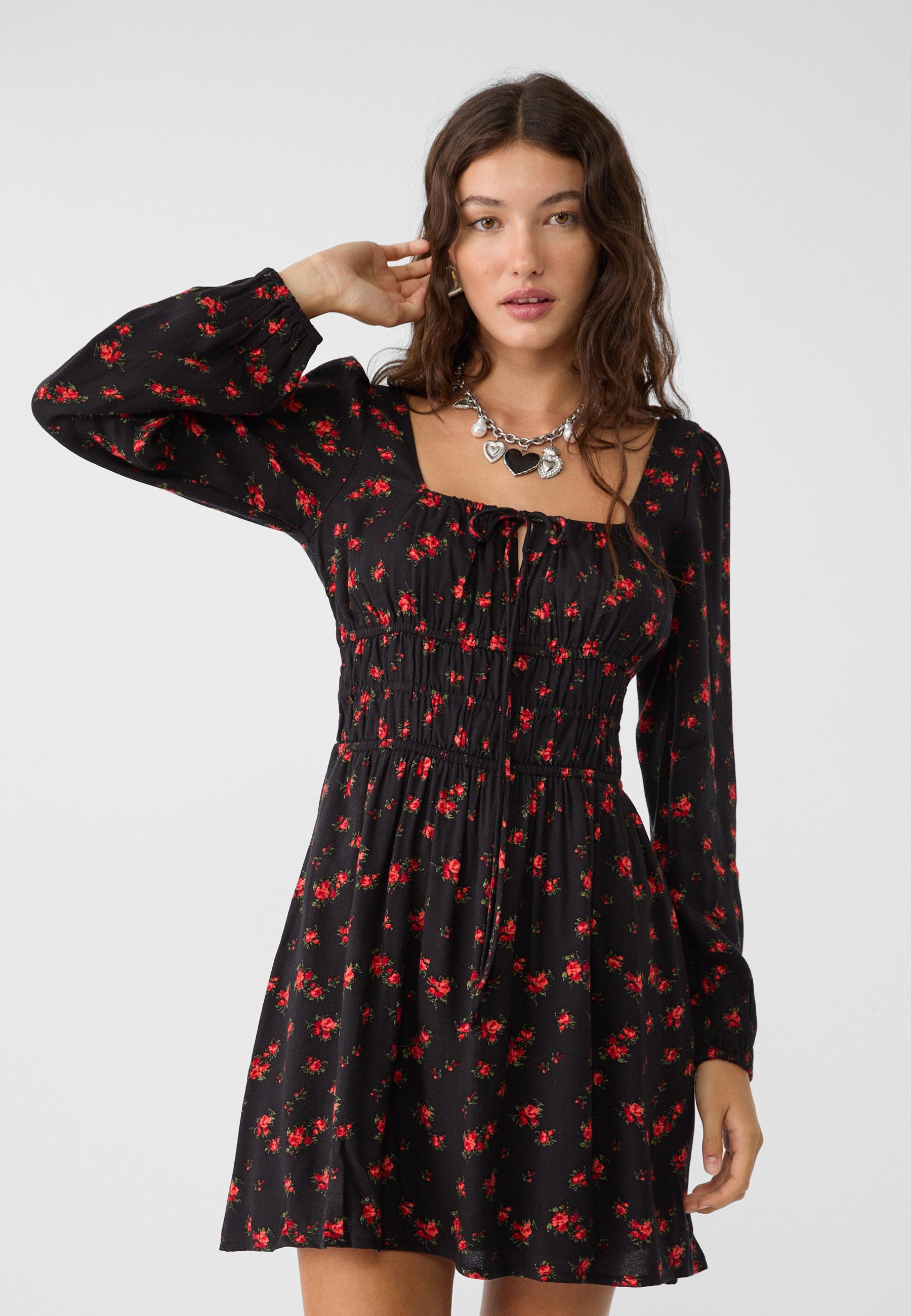 Short flowing floral print dress - Women's fashion | Stradivarius ...