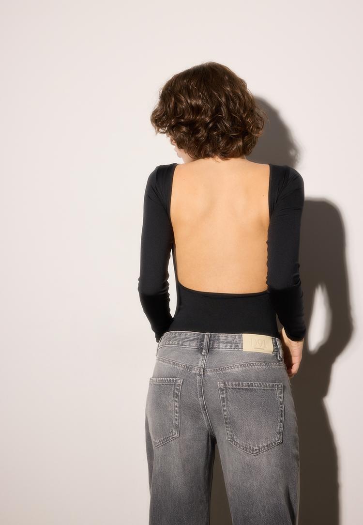 body-mit-freiem-rucken