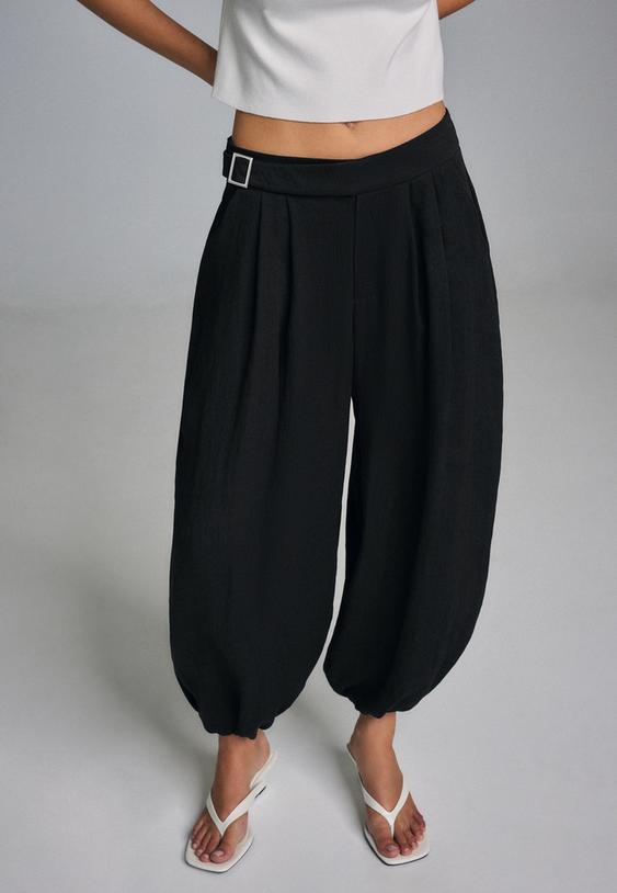 pantalon bombacho hebilla