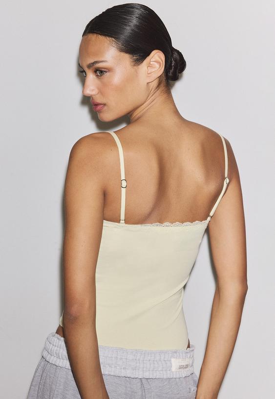 Stradivarius Body Bretelles Détail Dentelle Jaune Pastel L