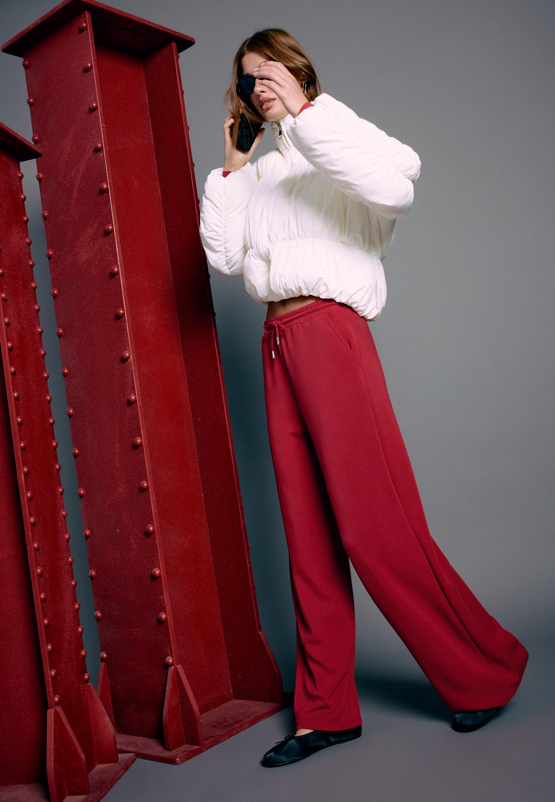 Soft-touch palazzo joggers — Red