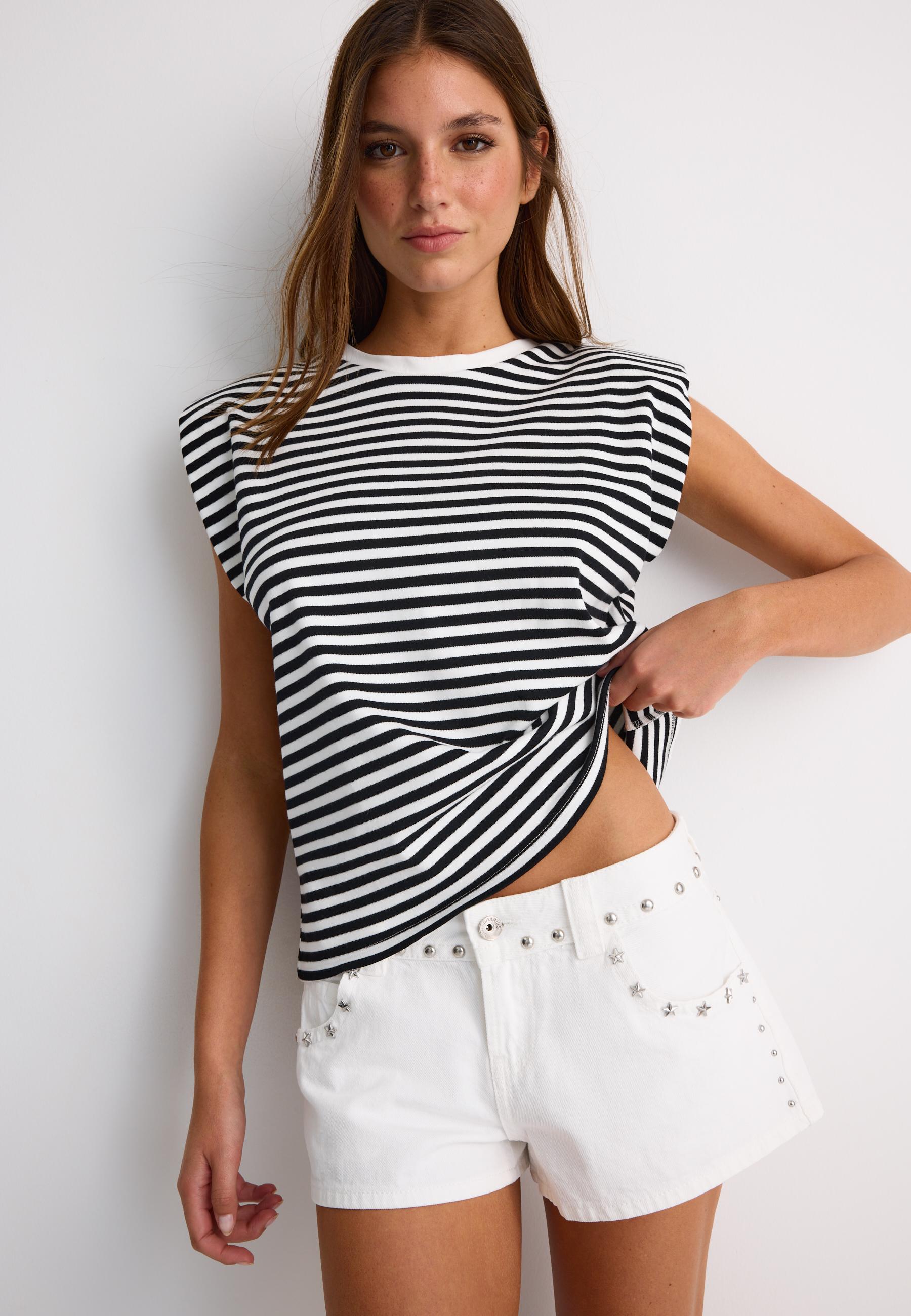 B05 Striped basic shoulder pad T-shirt — Black