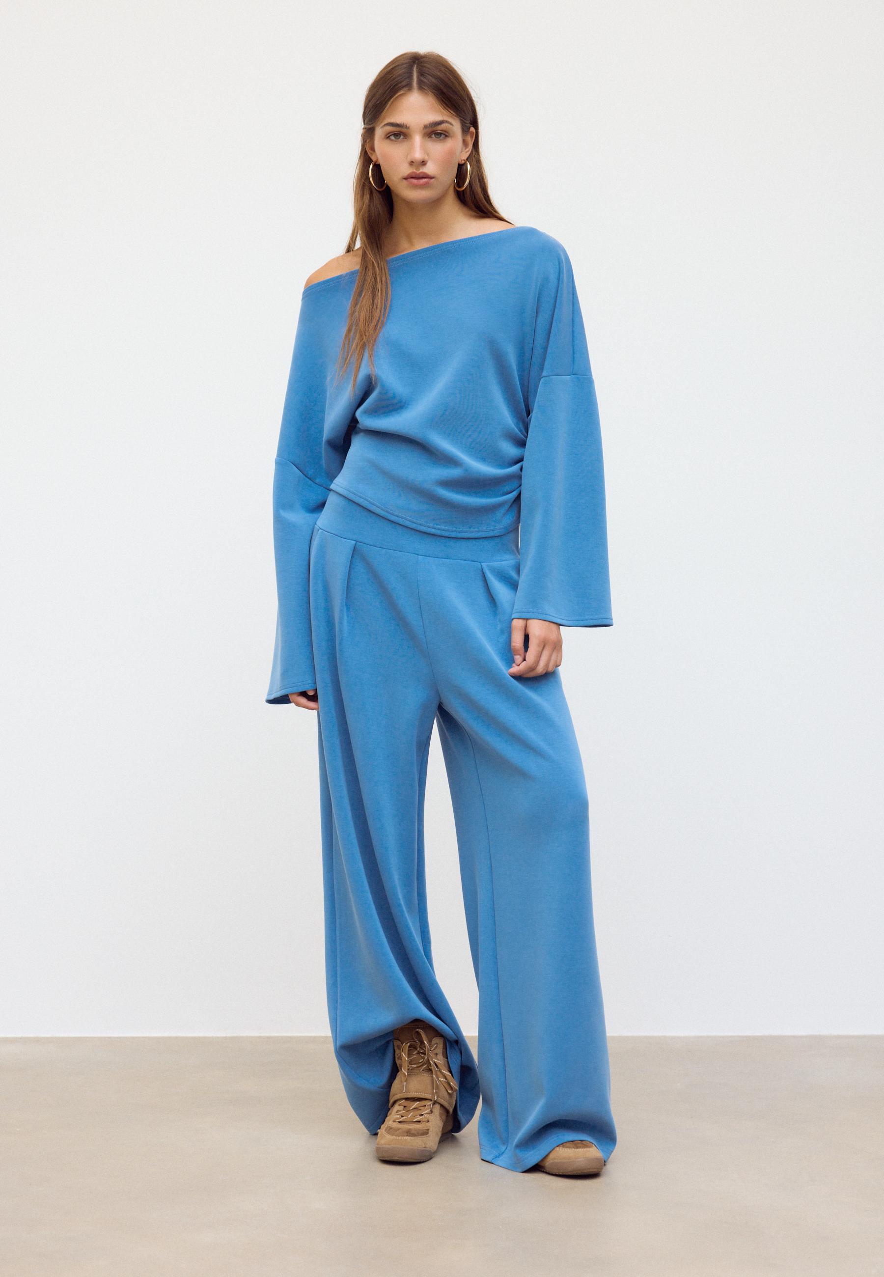 Asymmetrisk Sweatshirt Med Rynkning Och Mjuk Känsla