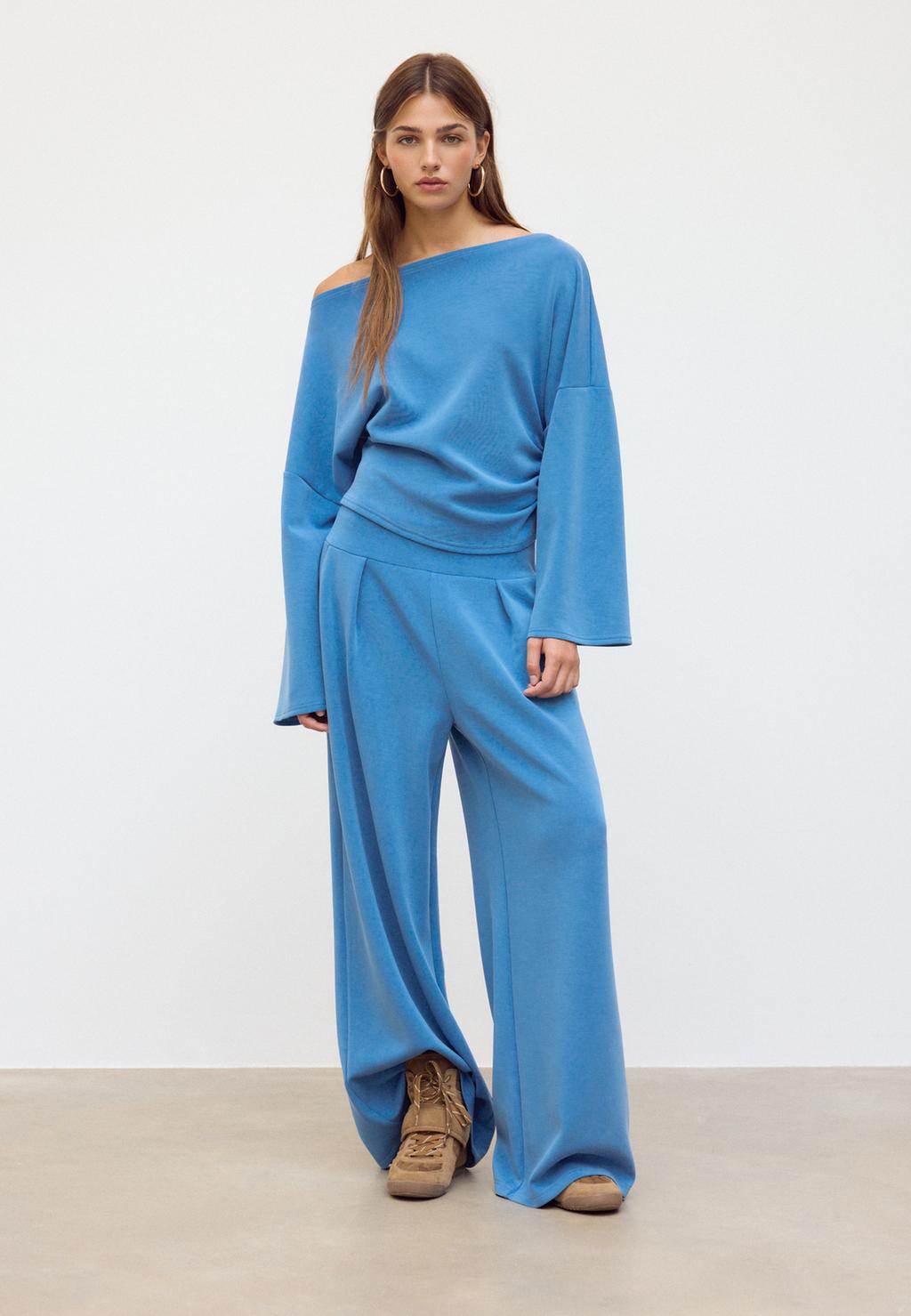 Asymmetrisk Sweatshirt Med Rynkning Och Mjuk Känsla