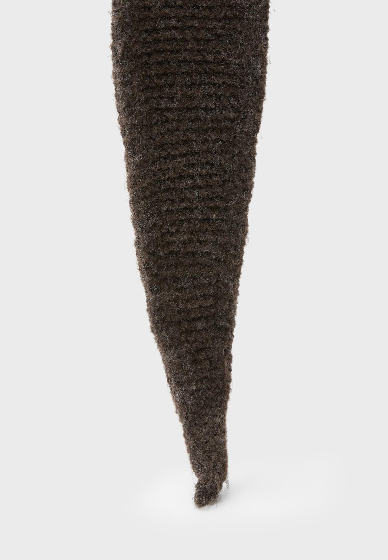 Triangular scarf — Brown