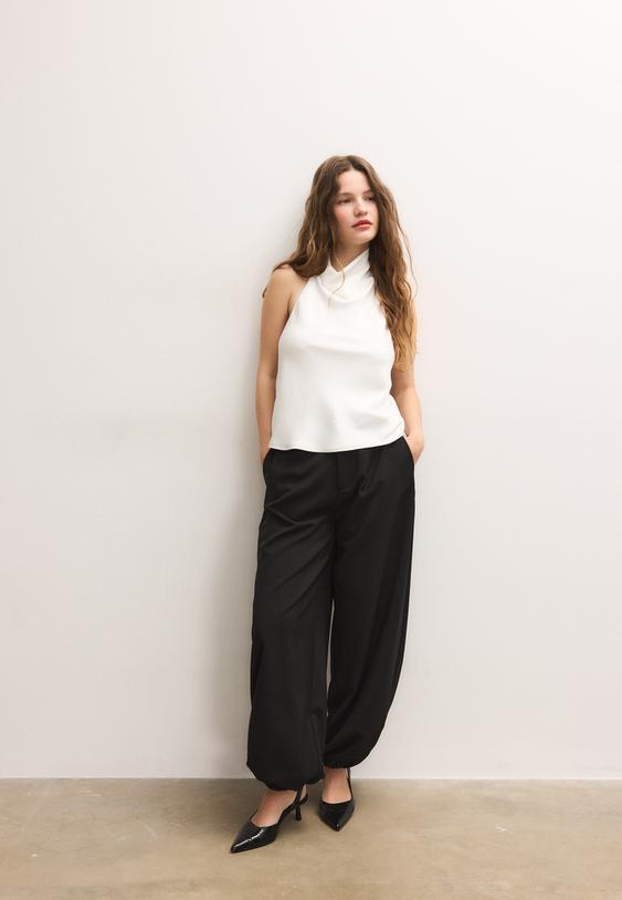 Сатенен Топ С Халтер Деколте