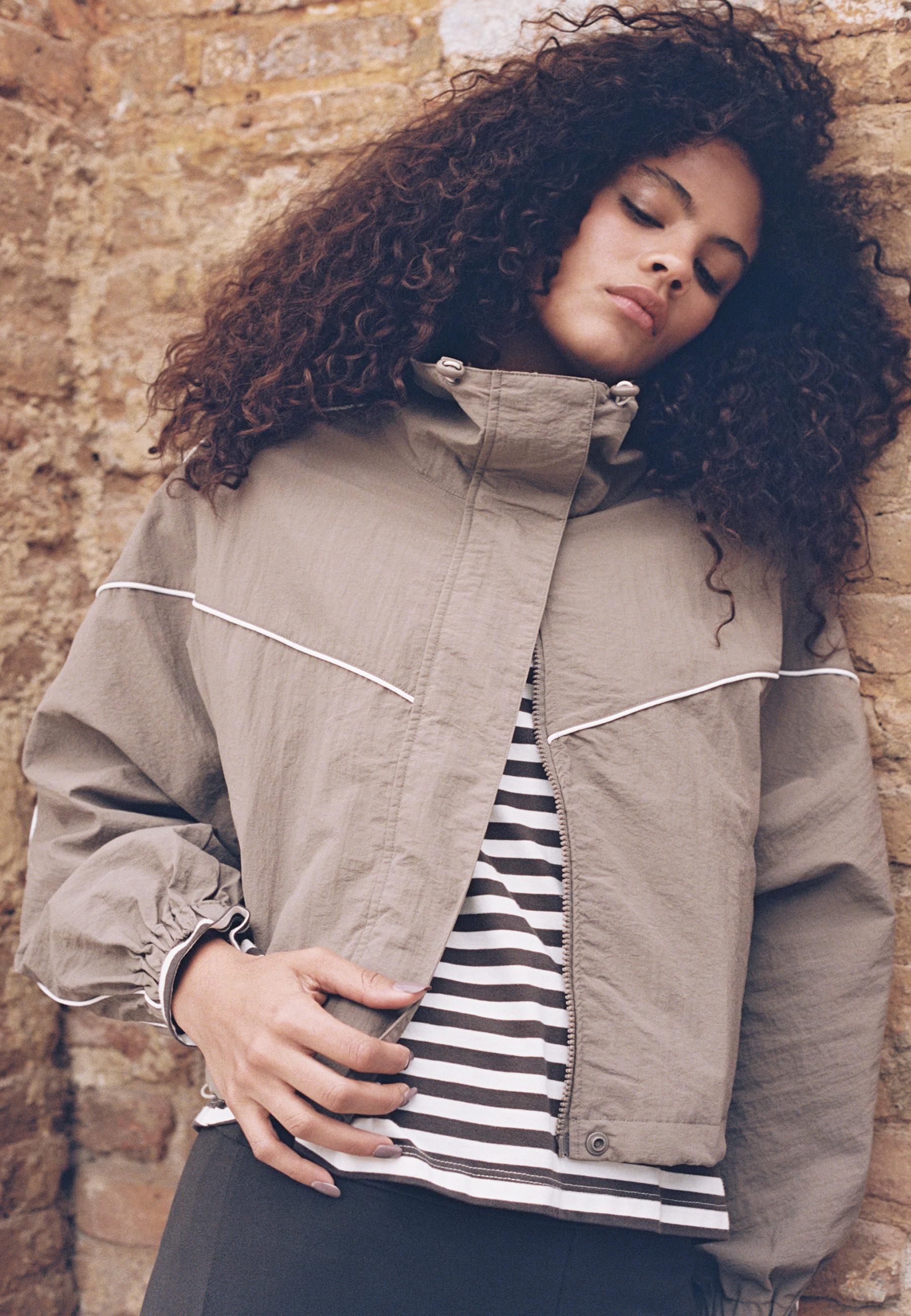 Çizgili uzun kollu t-shirt